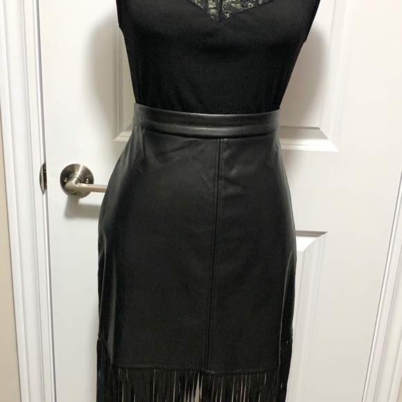 Faux leather fringe hem skirt - Picture 4 of 7
